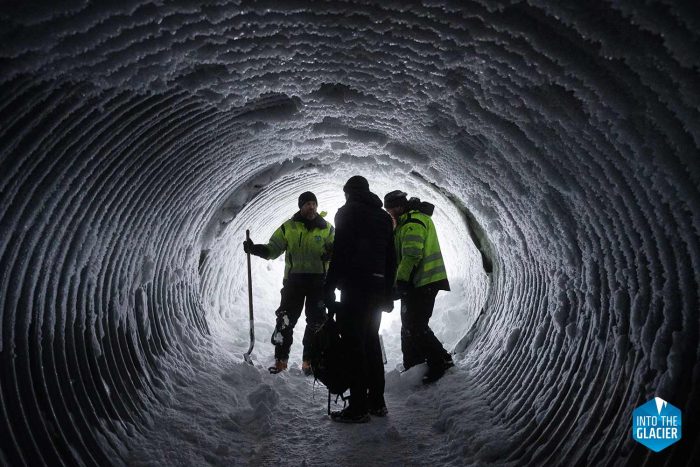https://intotheglacier.is/wp-content/uploads/2021/09/Man-working-inside-the-glacier-tunnel-in-iceland-700x467.jpg