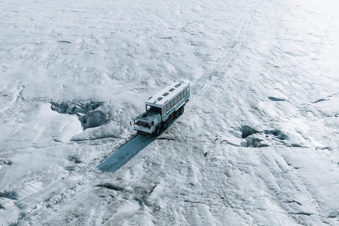 https://intotheglacier.is/wp-content/uploads/2024/12/Glacier-Truck-Langjokull-700x467.jpg